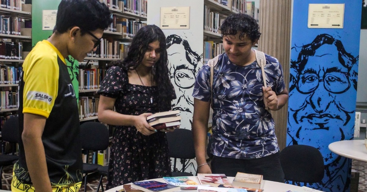Evento com Livros e Gibis celebra 10 anos e reúne leitores na Biblioteca Pública do Amazonas