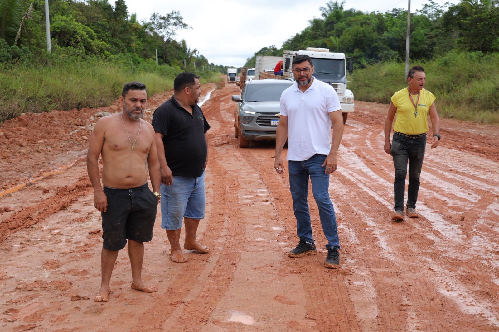 Vídeo; Após ouvir moradores e caminhoneiros, Wilson Lima cobra solução definitiva para BR-319: “É um atraso para a vida das pessoas”